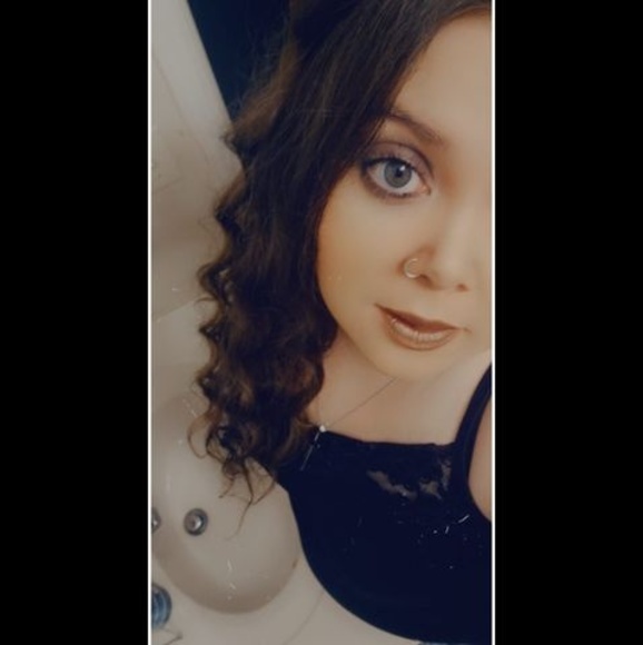 Profile Picture of Anna Johnsey (@johnsey2012) on Poshmark