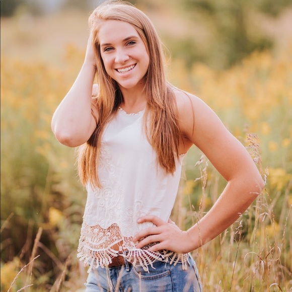 Profile Picture of Jolie Groeneveld (@jogroenie) on Poshmark