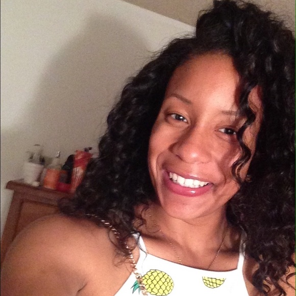 Profile Picture of Alexus Daniels (@alexusdaniels22) on Poshmark