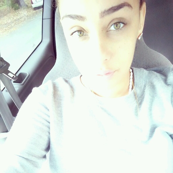 Profile Picture of Letia White (@letiadw) on Poshmark