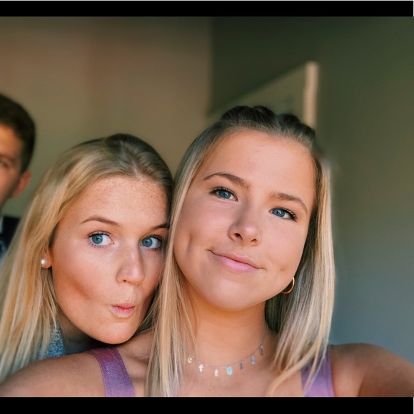 Profile Picture of Meredith Van dingstee (@meredithvd) on Poshmark