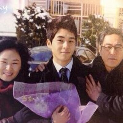 Profile Picture of 김문수 Kim Moonso (@Moonsoo1994) on Twitter