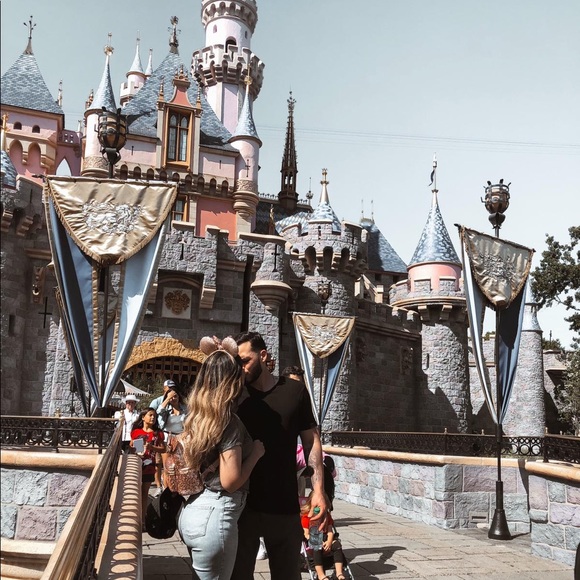 Profile Picture of Ivy Torres (@ivy2627) on Poshmark