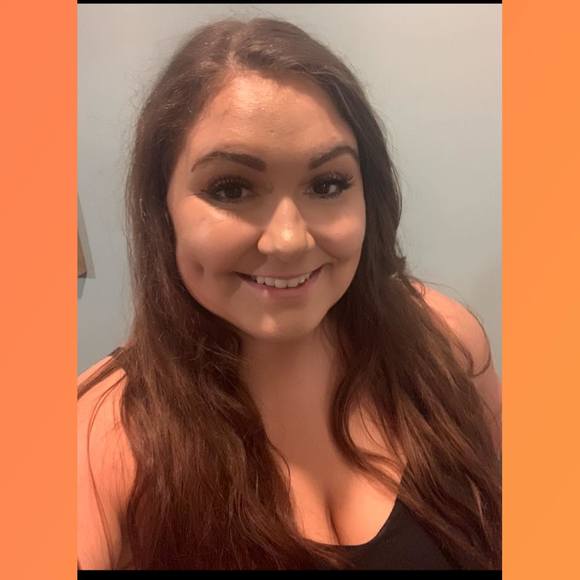 Profile Picture of Meredith Potter (@meredithpotter) on Poshmark