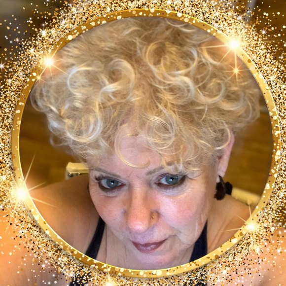 Profile Picture of Suzanne Mckay (@suluch) on Poshmark