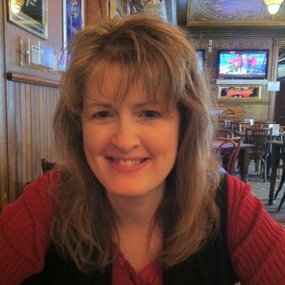 Profile Picture of Debbie Seibel (@muthgirl) on Poshmark