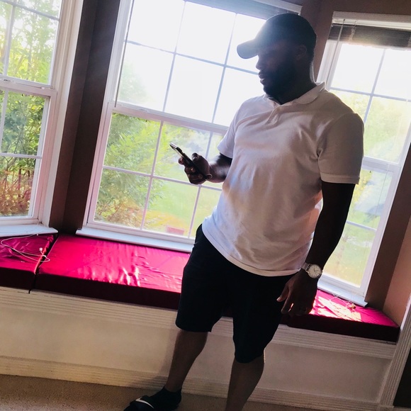 Profile Picture of Troy Singleton (@aintihandsome) on Poshmark