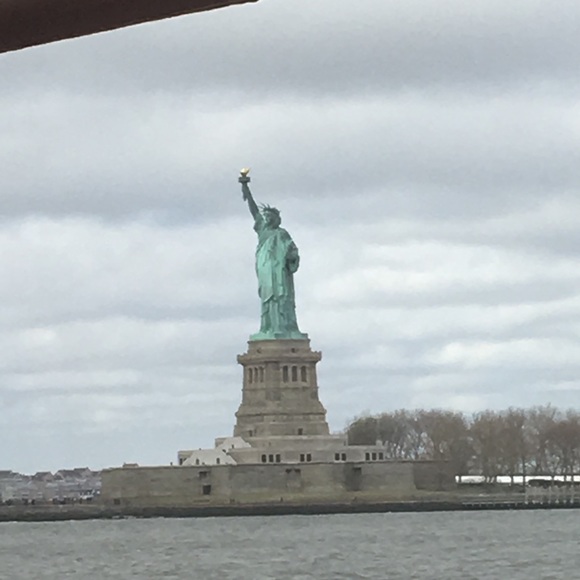 Profile Picture of Drew Downey (@drewdowney) on Poshmark