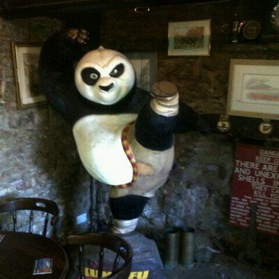 Profile Picture of Clare Wayne (@binks1971) on Twitter