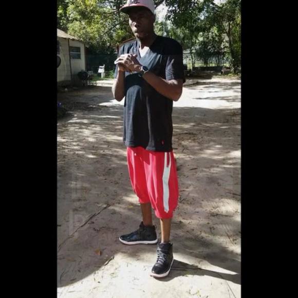 Profile Picture of Anjuan Everett (@amanhi352) on Poshmark