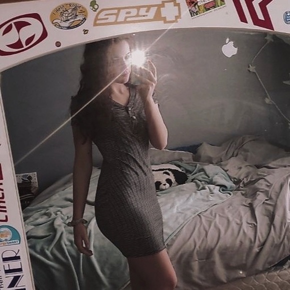 Profile Picture of Ava Bennell (@ava_bennell) on Poshmark