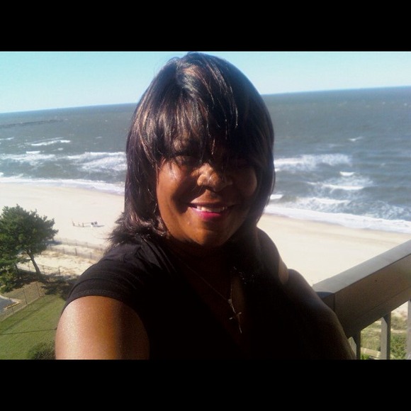 Profile Picture of Mavis Raynor (@raynormavis) on Poshmark