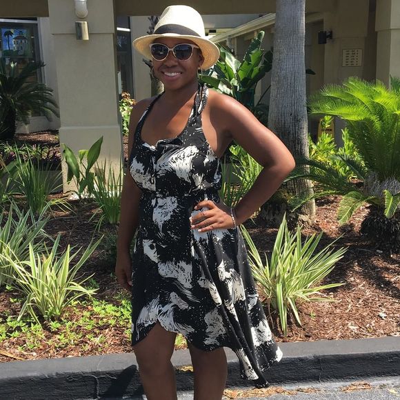Profile Picture of Melissa Ryals (@ryalsmeliss) on Poshmark