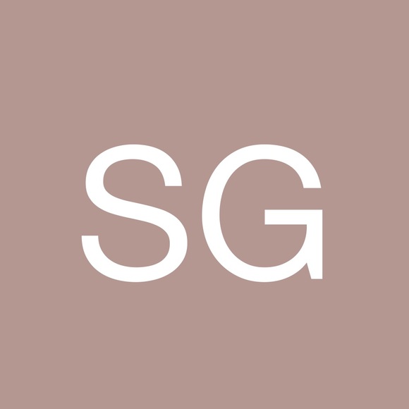 Profile Picture of Sarah Gilligon (@sarahgilligon) on Poshmark