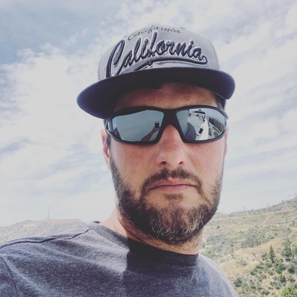 Profile Picture of Cristian Thalheimer (@cthalheimer) on Poshmark