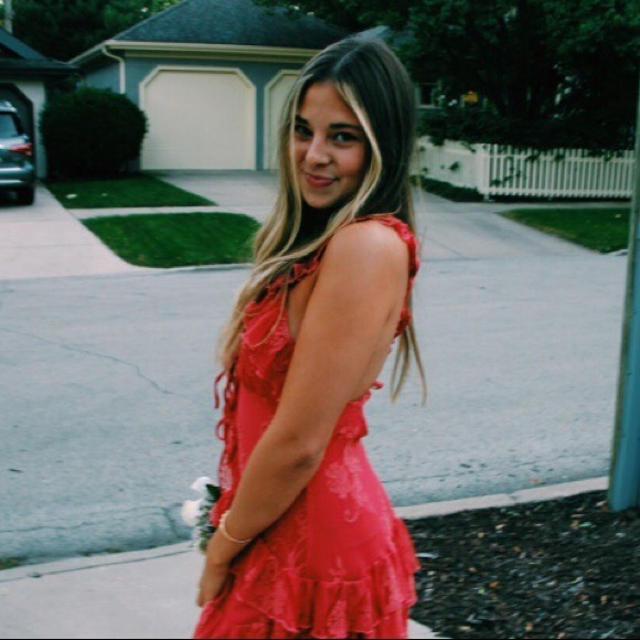 Profile Picture of Hope Feichtinger (@hopefeichtinger) on Poshmark