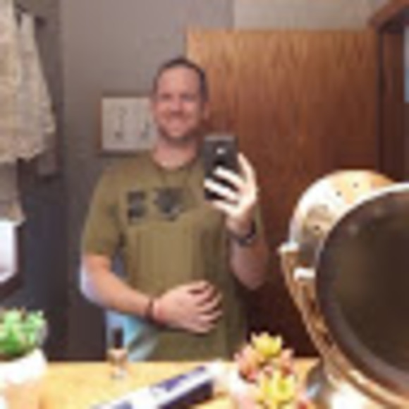 Profile Picture of Jon Rudolph (@jonrudolph10) on Poshmark