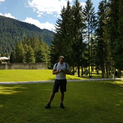 Profile Picture of Darius (@DarryBob) on Twitter