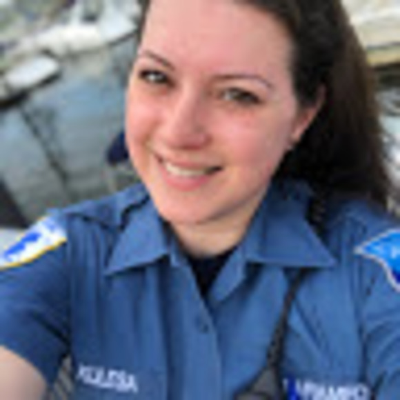 Profile Picture of Julia Kulesa (@juliak412) on Poshmark