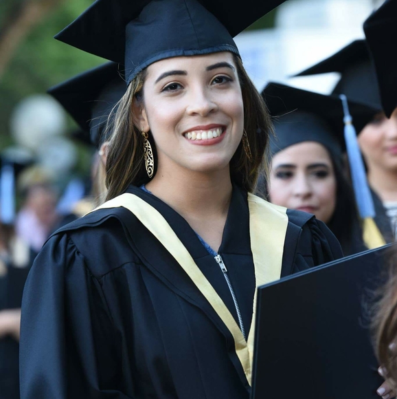 Profile Picture of Kemberly Mota francisco (@kemberly0616) on Poshmark