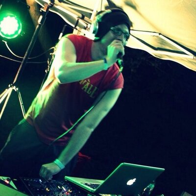 Profile Picture of Chris Fender (@DJRednef) on Twitter