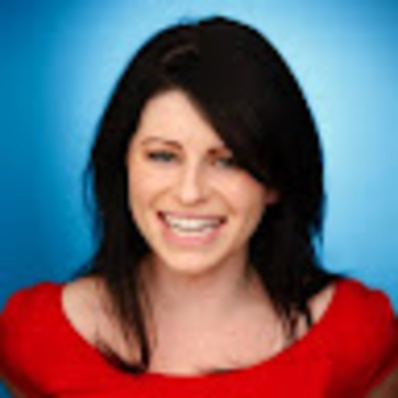 Profile Picture of Shaundelle Rodrigues (@shaundeller) on Poshmark