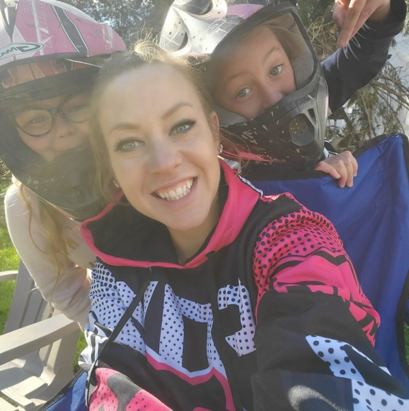 Profile Picture of Anouck Charpentier (@anouckc) on Poshmark