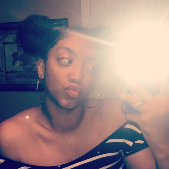 Profile Picture of Dashjoniek Spires (@daja42) on Poshmark