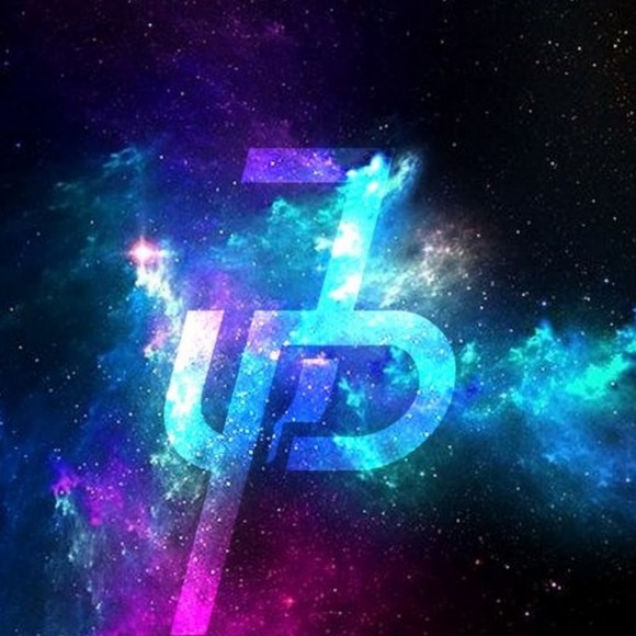 Profile Picture of Daniel Esteban (@esteban08daniel) on Poshmark