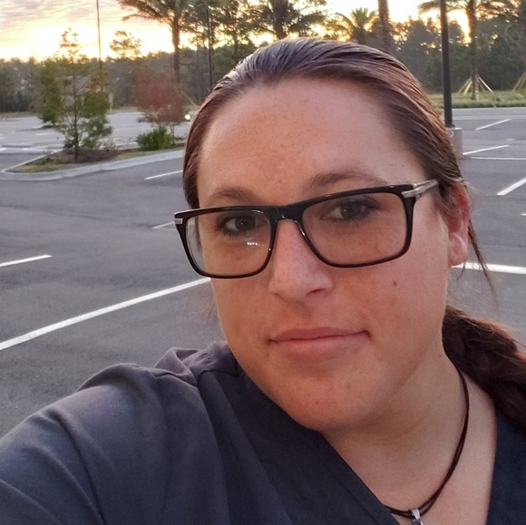 Profile Picture of Crystal Minsch (@crystalminsch) on Poshmark