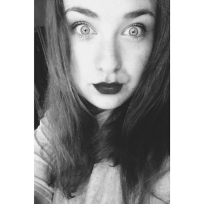 Profile Picture of Cha  ☯ (@CharlineLou) on Twitter