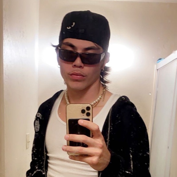 Profile Picture of Kahiau Kanoa (@kahiaukanoa239) on Poshmark