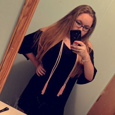 Profile Picture of Jessica Winchell (@kamalani1699) on Twitter