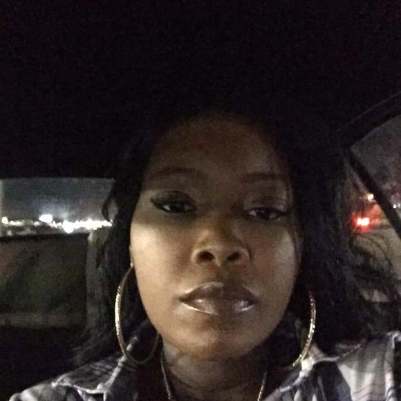 Profile Picture of Tiffany Mccleod (@tiffanymcc8430) on Poshmark