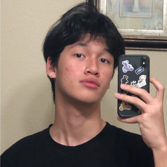 Profile Picture of Jimmy Nguyen (@jjimmynguyenn) on Poshmark