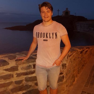 Elliot Marshall - Twitter Profile Picture of Elliot Marshall (@E_Marshall910) on Twitter