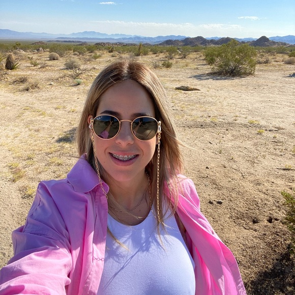 Profile Picture of Sandra Constantino (@sandraconsta) on Poshmark