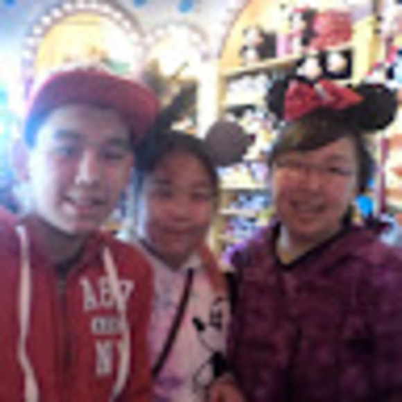 Ernestine Andrew - Poshmark Profile Picture of Ernestine Andrew (@agathluk01) on Poshmark