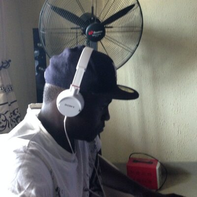 Profile Picture of Solomon (@dee19863210) on Twitter