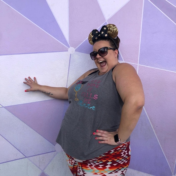 Profile Picture of Sammi Banting (@sbanting212) on Poshmark