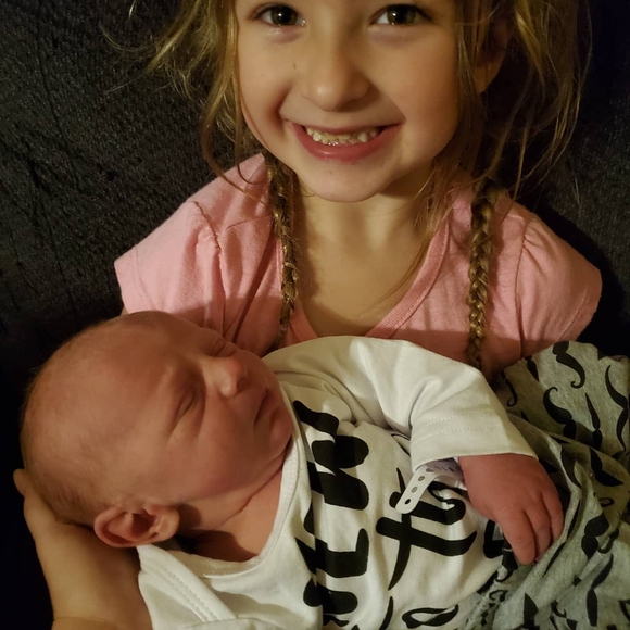 Profile Picture of Amy Selvy (@amyselvy21) on Poshmark