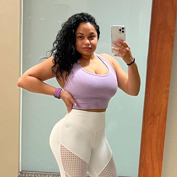 Profile Picture of Lisette Pineda (@lissy1215) on Poshmark