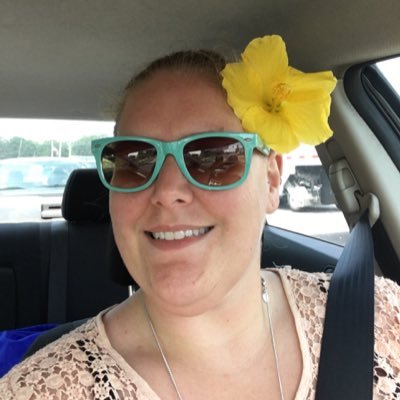 Profile Picture of Amanda Cellucci (@savestheday7585) on Twitter