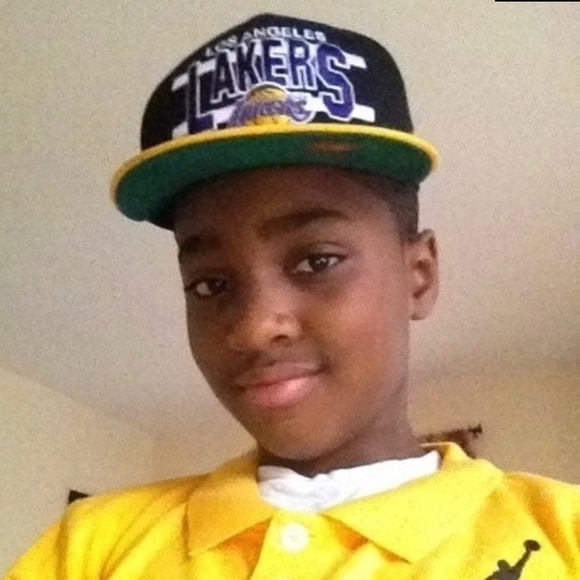 Profile Picture of Adam Asifo (@adamasifo) on Poshmark