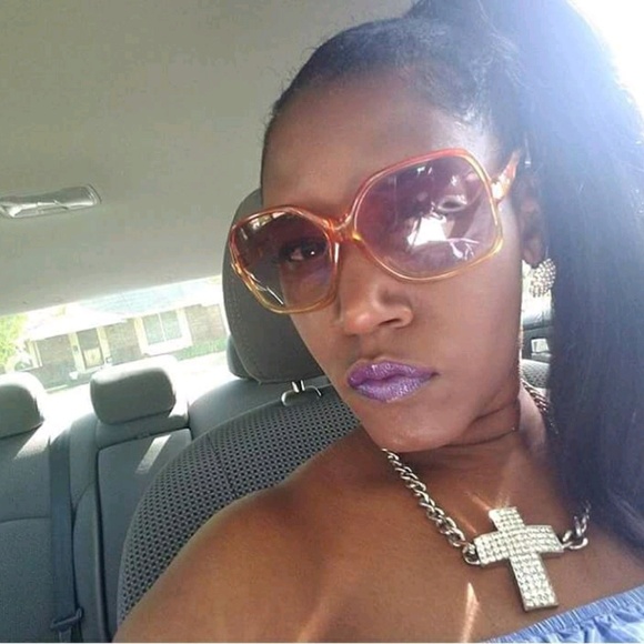 Profile Picture of Gail Link (@princessrhya) on Poshmark