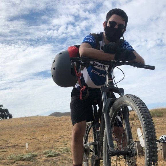 Profile Picture of Michael Boulos (@wisildentallab) on Poshmark