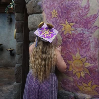 Profile Picture of Isabelle Rose Dara (@IsabelleDara) on Twitter