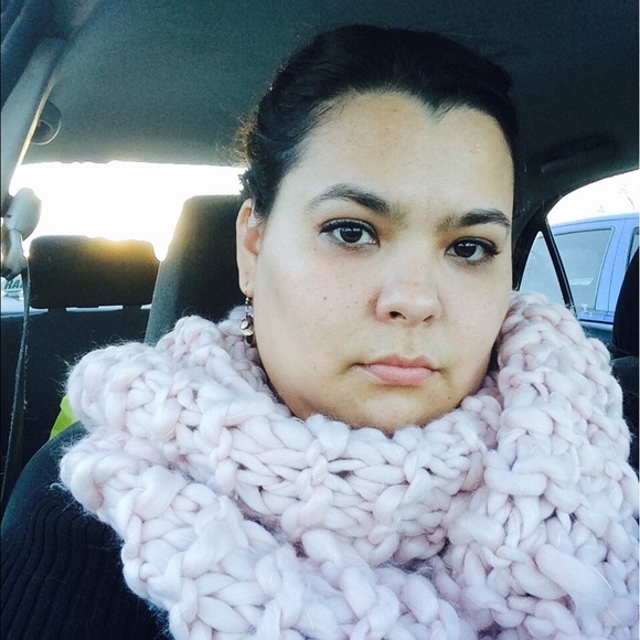 Profile Picture of Autumn Daniels (@autumnd5) on Poshmark