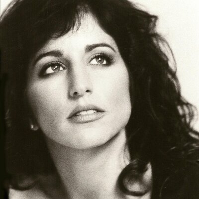 Profile Photo of Laurie Miller (@Lmxica) on Twitter