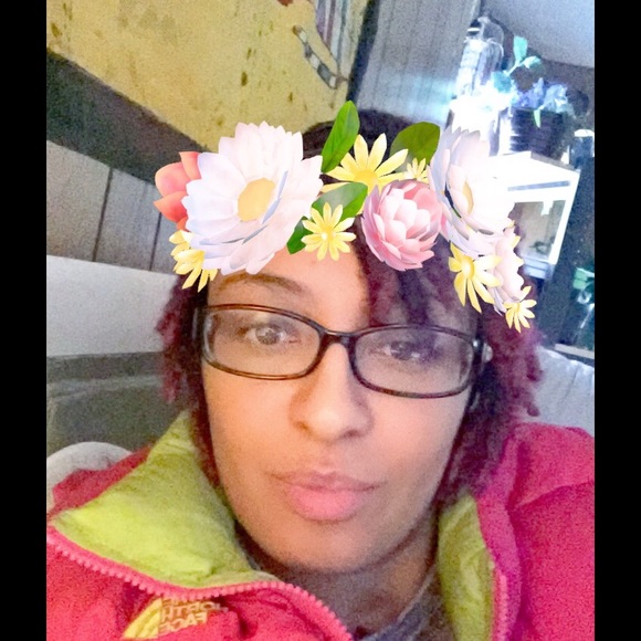 Profile Picture of Christina Shadwick (@shadwick123) on Poshmark